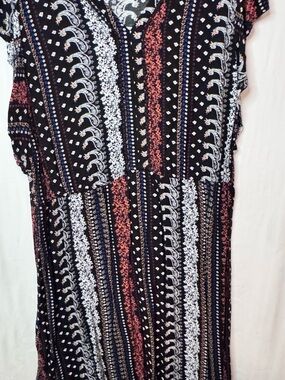 Faded Glory Black Paisley Rayon Top with White and Peach Accents